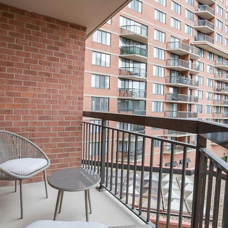 Modern & Charming Apt With Rooftop @Pentagon City Арлінгтон Екстер'єр фото