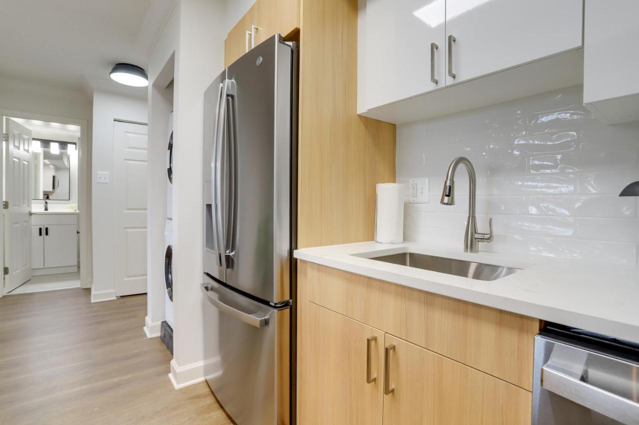 Modern & Charming Apt With Rooftop @Pentagon City Арлінгтон Екстер'єр фото